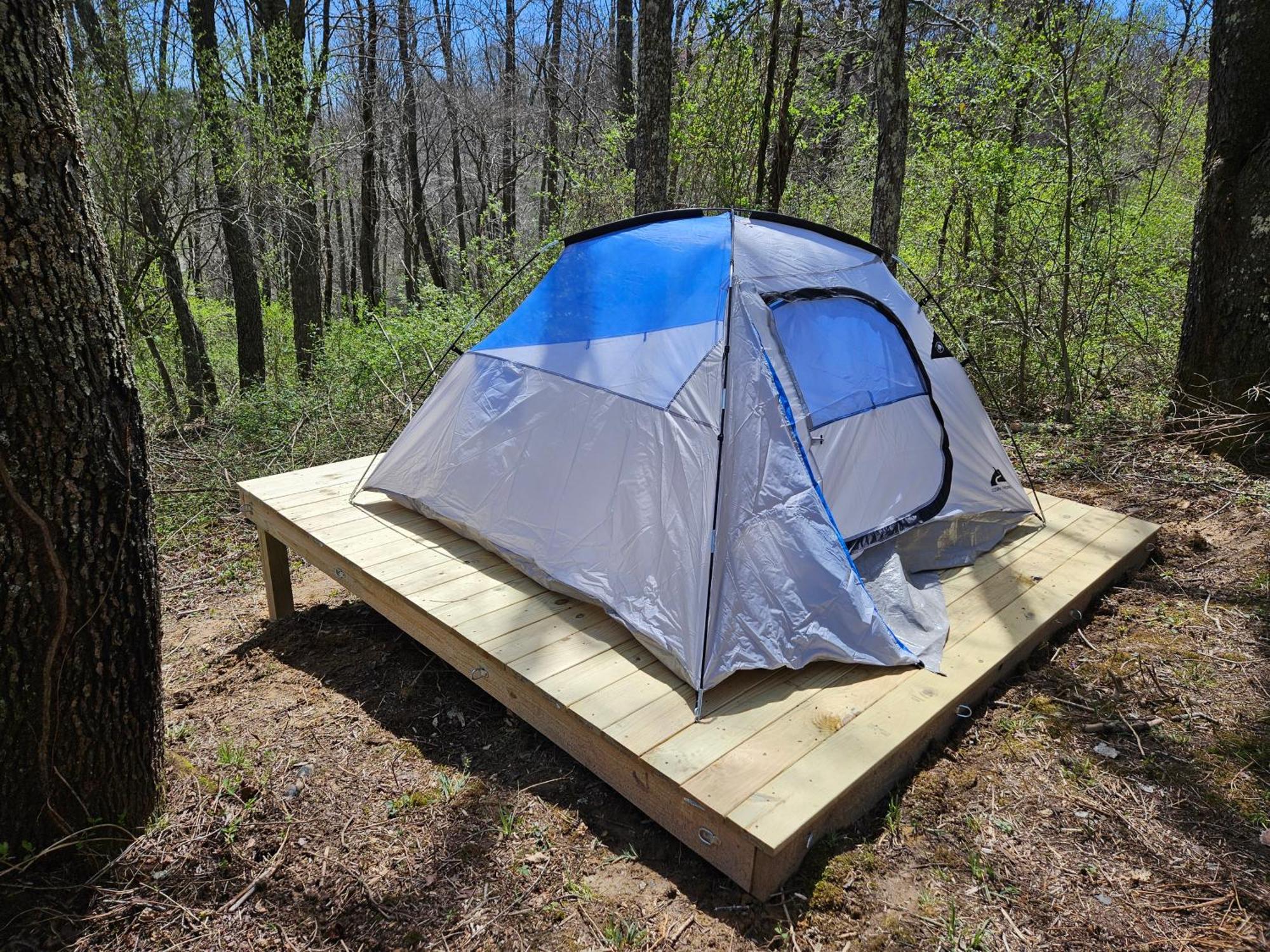 Cardinal Cove At Hocking Vacations - Tent Not Included * Logan