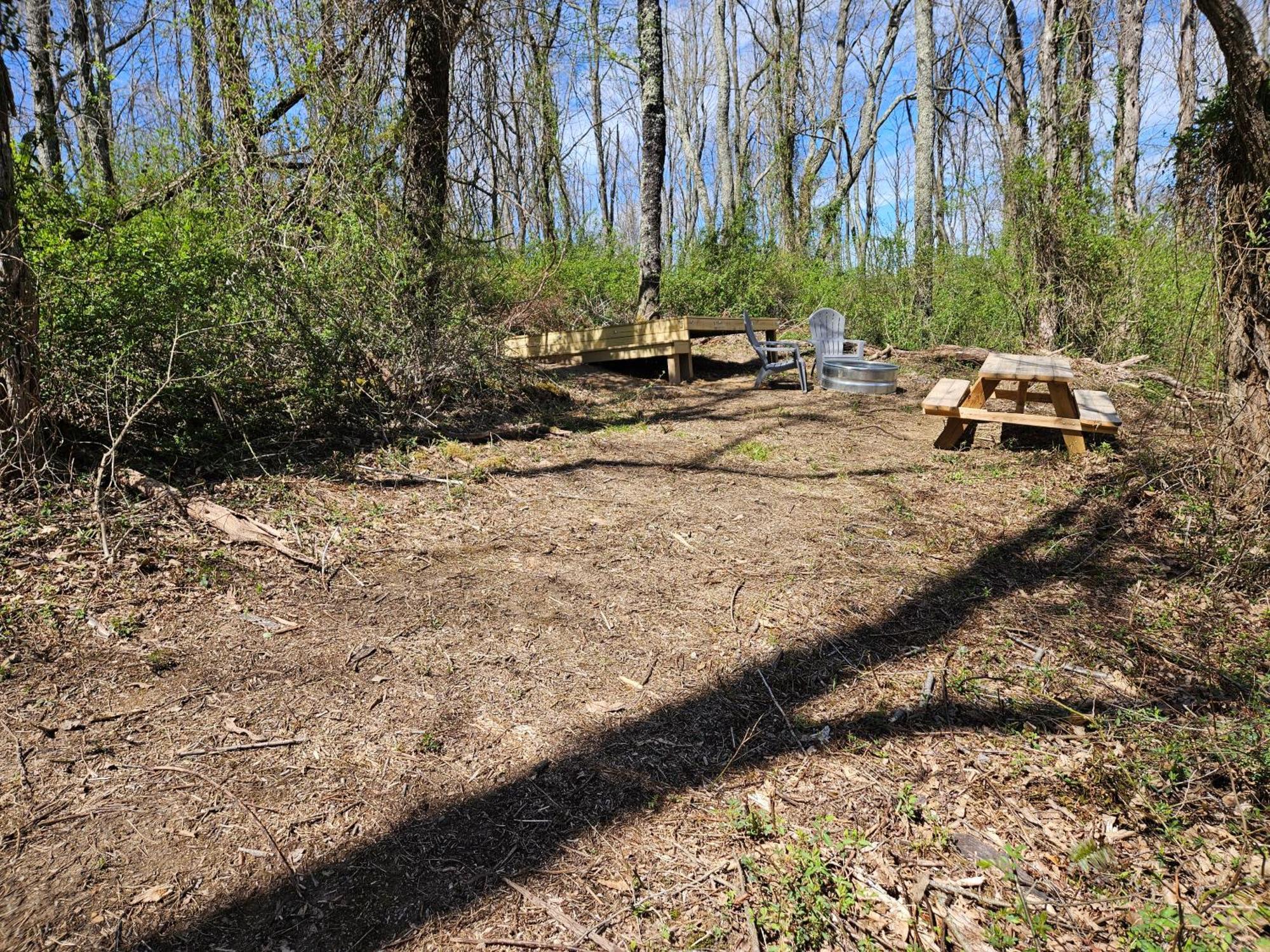 Cardinal Cove At Hocking Vacations - Tent Not Included *